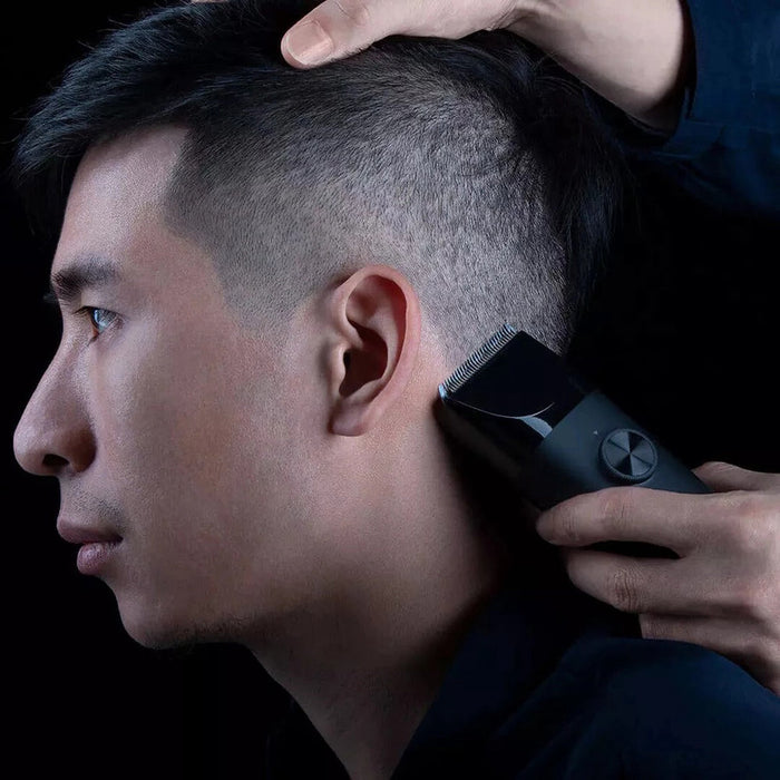 Xiaomi Haircut Clipper Tondeuse étanche sans fil durable avec batterie 2200mAh Rasoir à cheveux tranchant à faible bruit avec couteau en céramique recouvert de titane - Noir